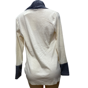 Suéter Nuevo, Marca MICHOLL, Talla S, Medidas: 53 cm de Ancho y 79 cm de largo