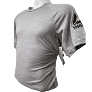Camisa Nueva, Marca Reebok, Talla M, Medidas: 55 cm de Ancho y 82 cm de largo