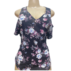 Blusa Nueva, Marca PINK REPUBLIC, Talla L, Medidas: Ancho 58 cm y Alto 69 cm