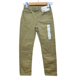 Pantalón nuevo , Marca UNIQLO, Talla 120, Medidas: Ancho 26 cm  y Alto: 70 cm