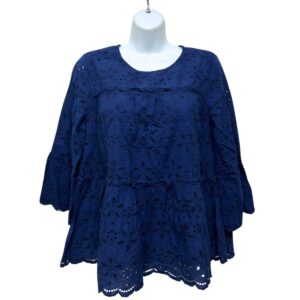 Blusa nueva , Marca crown & ivy, Talla M, Medidas: Ancho 47 cm  y Alto: 61 cm