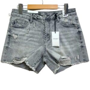 Short nuevo, Marca Judy Blue, Talla L, Medidas: Ancho 39 cm  y Alto: 32 cm