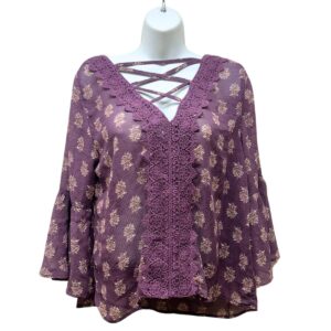 Blusa nueva, Marca Rewind, Talla XL, Medidas: Ancho 48 cm  y Alto: 62 cm