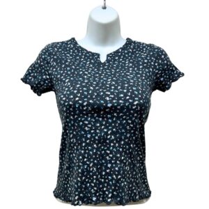 Blusa nueva , Marca Art Class, Talla L, Medidas: Ancho 33 cm  y Alto: 52 cm