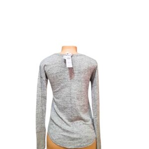 Blusa Manga Larga/Gris Slim, Marca ABERCROMBIE/FITCH, Talla XS – 50 cm de ancho