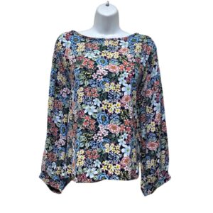 Blusa Nueva Floral , Medidas 62cm de ancho, 61cm de largo, Marca Loft, Talla XL