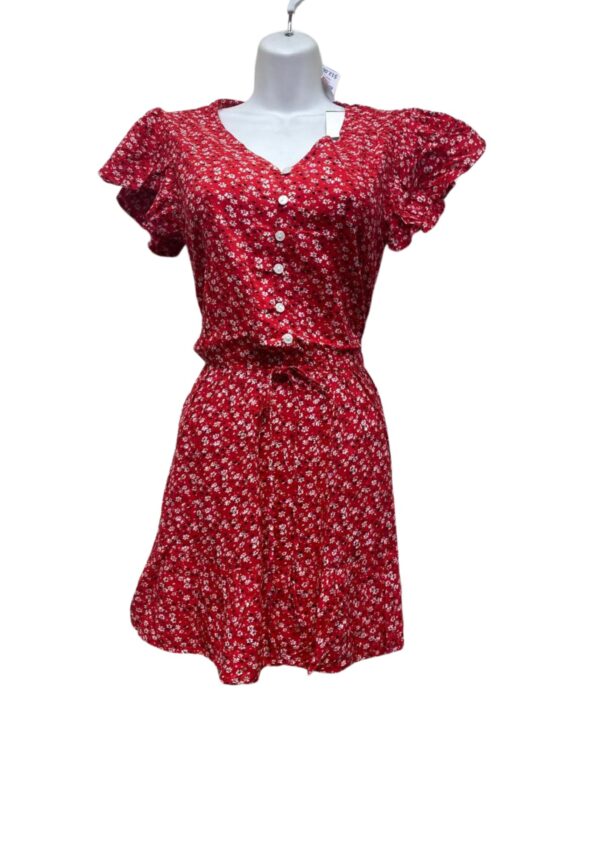 Vestido Nuevo Floral, Medidas 36cm de ancho,81cm de largo, Marca Larsyn & lily, Talla M