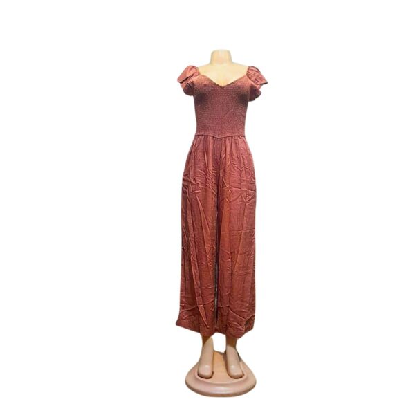 Enterizo/ Café Nuevo, Marca JOPRA, Talla M - 41 cm de ancho