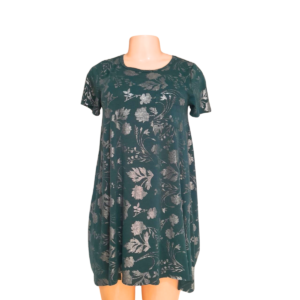 Blusa Slim Verde Floreada, Marca LULAROE, Talla XS – 57 cm de ancho