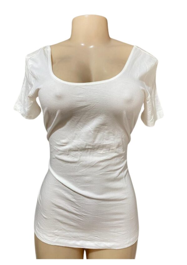 Blusa Blanca,Medidas 43cm de ancho y 69cm de largo, Marca Old Navy, Talla M