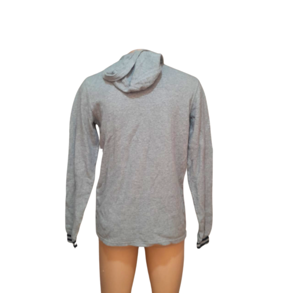 Chumpa Gris Slim, Marca POLO, Talla M - 53 cm de ancho - Imagen 2