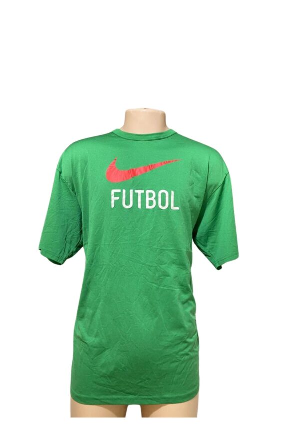 Camisa,Medidas 64cm de ancho y 81cm de largo, Marca Nike, Talla M