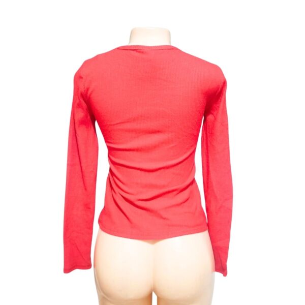 Blusa Manga Larga Roja, Marca OLD NAVY, Talla S - 34 cm de ancho - Imagen 2