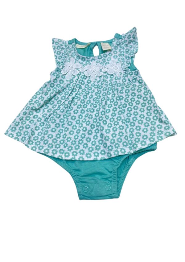 Vestido de Niña Nuevo,Medidas 25cm de ancho y 38cm de largo, Marca First Impressions, Talla 0-3M