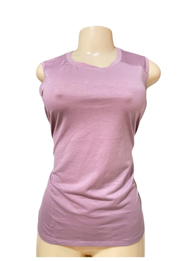 Blusa Rosada,Medidas 43cm de ancho y 67cm de largo, Marca Mondetta, Talla M
