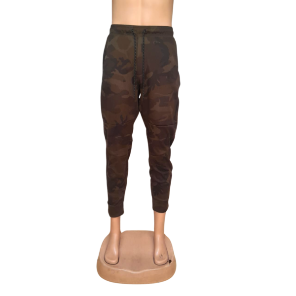 Jogger Tipo Militar Nuevo, Marca AMERICAN EAGLE, Talla L - 48 cm de ancho