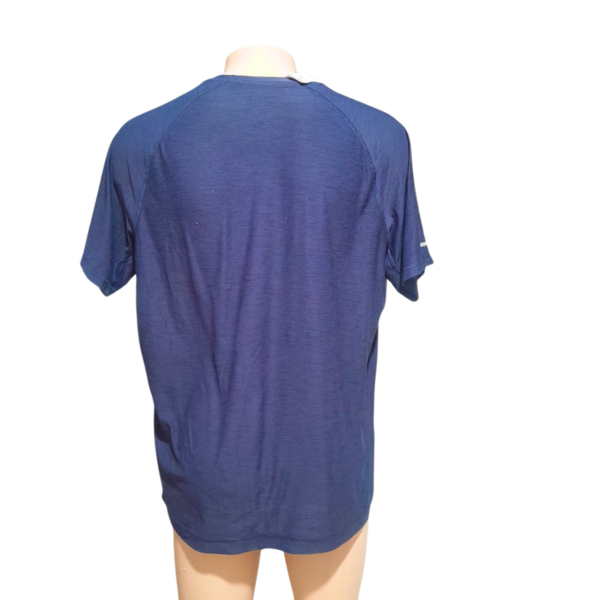 Camiseta Cuello Redondo Azul Oscuro/Deportiva, Marca OLD NAVY, Talla L - 62 cm de ancho - Imagen 2