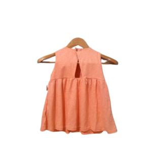 Blusa De Niña Color Salmon/ Nuevo, Marca JESSICA/SIPSOM, Talla 6T- 35 cm de ancho