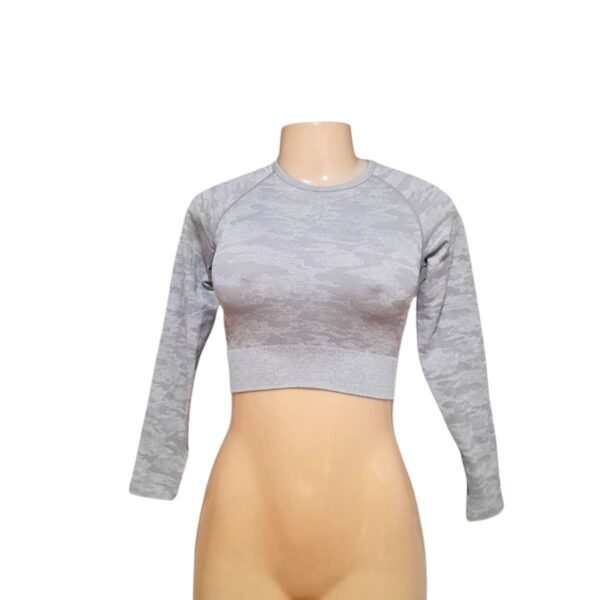 Top Deportivo Camuflajeado Gris, Marca AYBL, Talla S - 33 cm de ancho