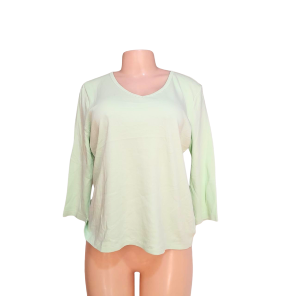Blusa Slim Verde Claro / Manga 3/4, Marca KAREN/SCOT, Talla M - 5 cm de ancho