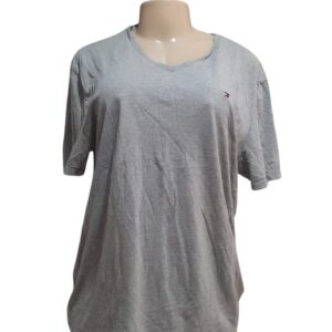 Blusa Gris,Medidas 55cm de ancho y 72cm de largo, Marca Tommy Hilfiger, Talla L