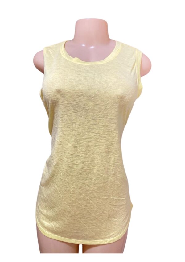 Blusa,Medidas 55cm de ancho y 58cm de largo, Marca Athleta, Talla L