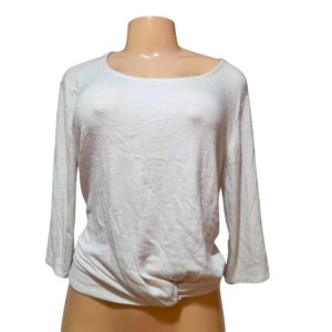 Blusa Manga Larga Blanca/ Nueva, Marca W5, Talla XL – 60 cm de ancho