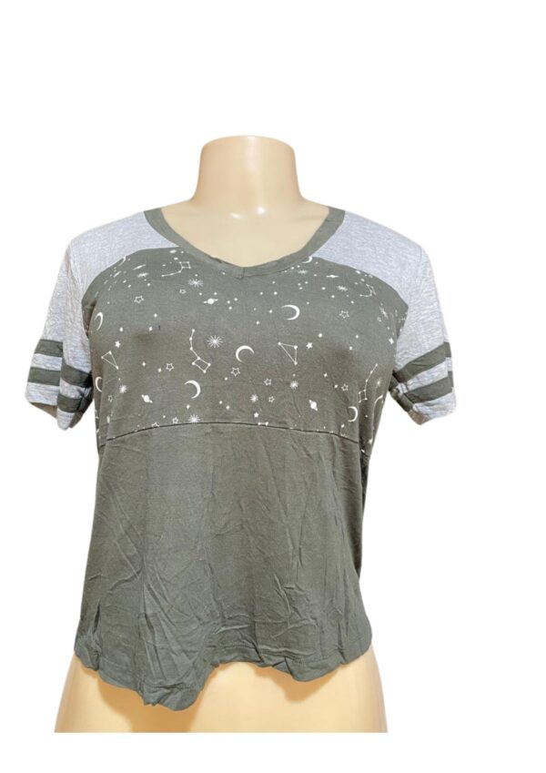 Blusa,Medidas 40cm de ancho y 54cm de largo, Marca NOBO, Talla M