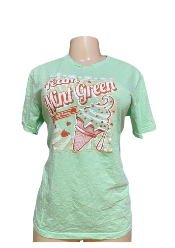 Blusa,Medidas 48cm de ancho y 67cm de largo, Marca Gildam, Talla M