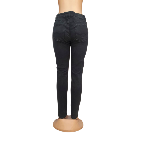 Jeans De Dama Negro Cenizo, Marca AMERICAN EAGLE, Talla 30 - 40 cm de ancho - Imagen 2