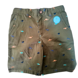 Short Verde Dinosaurio/ Nuevo, Marca CARTER KIDS, Talla 6 – 31 cm de ancho