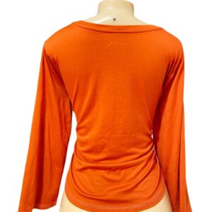 Blusa Naranja,Medidas 57cm de ancho y 53cm de largo, Marca Any Body, Talla S