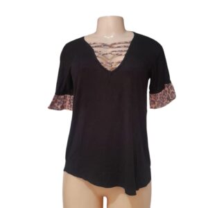 Blusa Negra,Medidas 55cm de ancho y 64cm de largo, Marca BIBI, Talla M