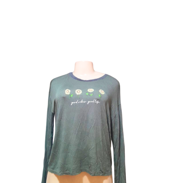 Blusa Manga Larga Verde/ Nueva, Marca PRETTY REBELLIONS, Talla M - 60 cm de ancho