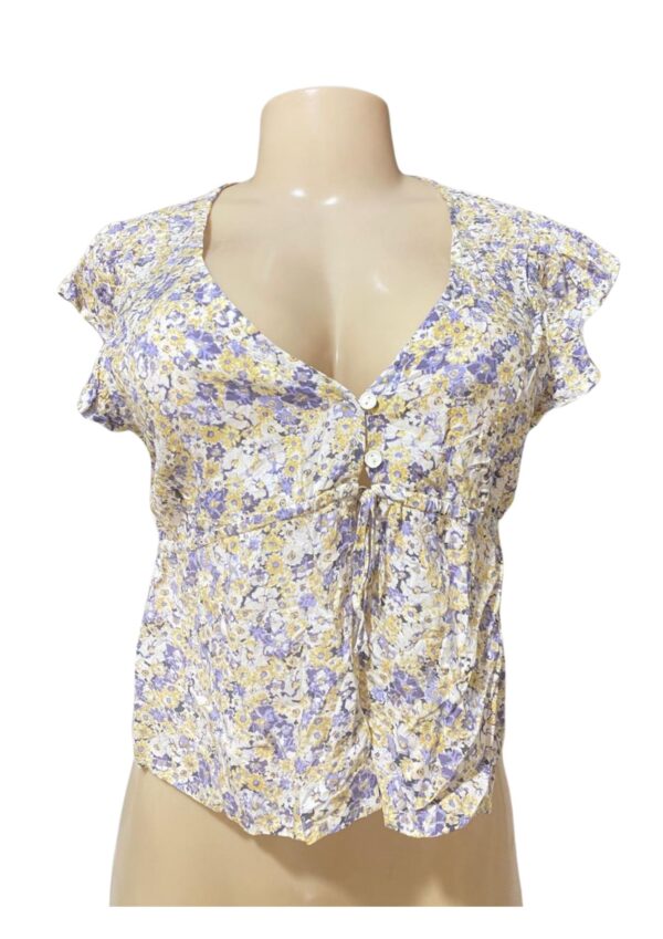 Blusa,Medidas 41cm de ancho y 48cm de largo, Marca Wild Fable, Talla M