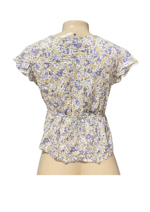 Blusa,Medidas 41cm de ancho y 48cm de largo, Marca Wild Fable, Talla M - Imagen 2