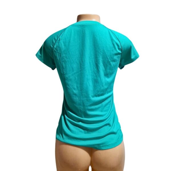 Blusa Deportiva Verde Menta, Marca CHAMPIOM, Talla M - 43 cm de ancho - Imagen 2