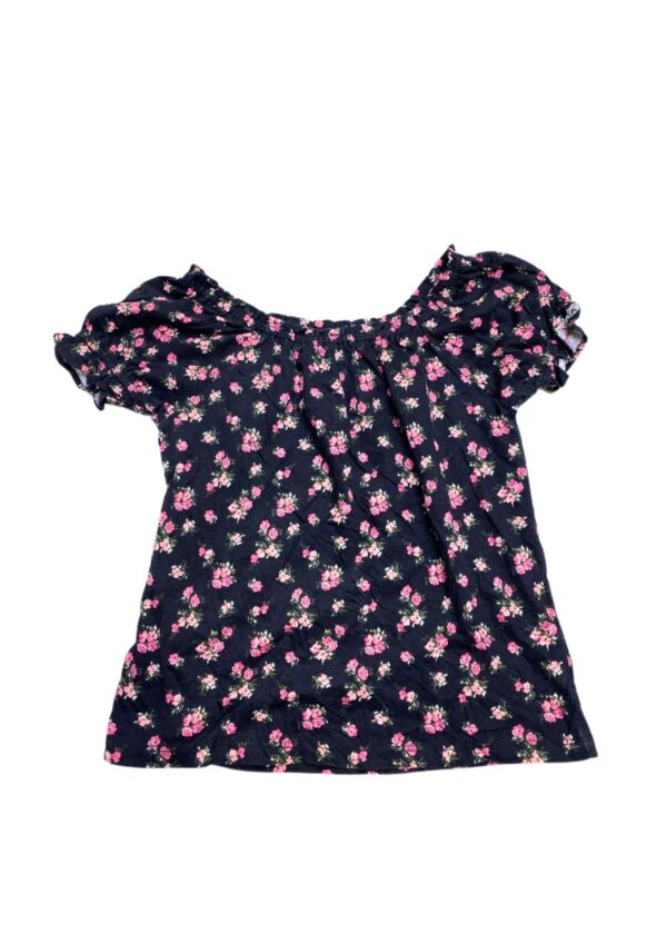 Blusa,Medidas 41cm de ancho y 46cm de largo, Marca Place, Talla M