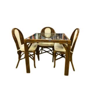 Comedor de Mimbre de Ratán de Estilo Colonial con Top de Vidrio 4 personas, 74 cm de alto, 91 cm de ancho.
