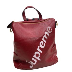 Mochila Supreme Roja, Medidas 35cm de ancho y 34cm de largo