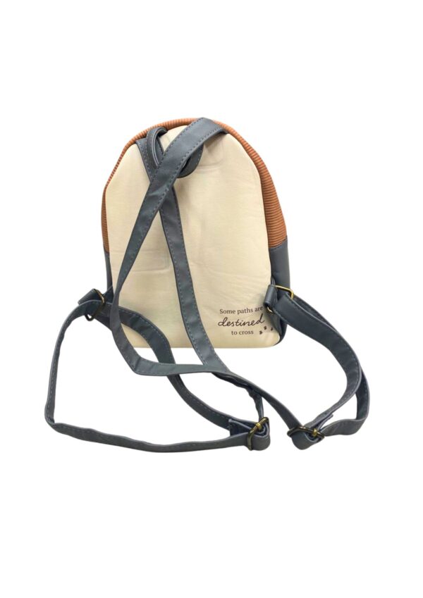 Mochila de Winnie Pooh, Medidas 29cm de ancho y 28cm de largo - Imagen 2