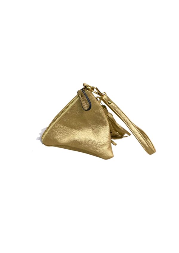 Cartera Dorada Triangular, Medidas 14cm de ancho y 15cm de largo - Imagen 2