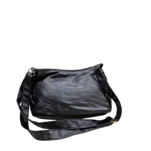 Cartera Negra, Medidas 37cm de ancho y 21cm de largo