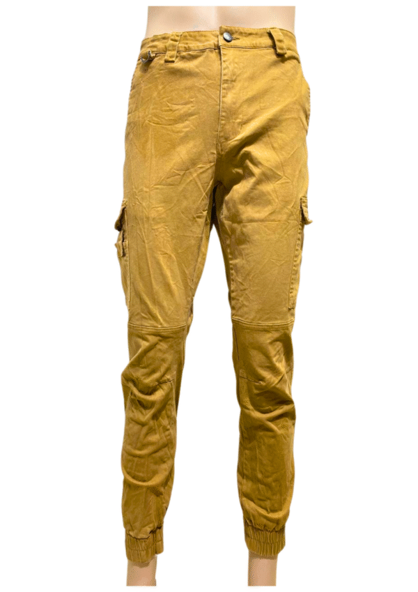 Jogger Café ,Medidas 47cm de ancho y 100cm de largo, Marca FASHION NOVA MEN , Talla 36