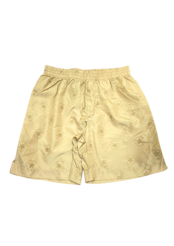 Short Dorado Nuevo ,Medidas 33cm de ancho y 42cm de largo, Marca CONVERSE, Talla L - Imagen 2
