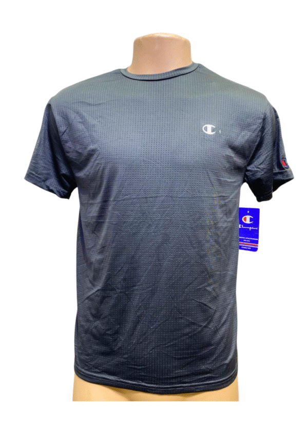 Camisa Negra ,Medidas 48cm de ancho y 65cm de largo, Marca CHAMPION, Talla M