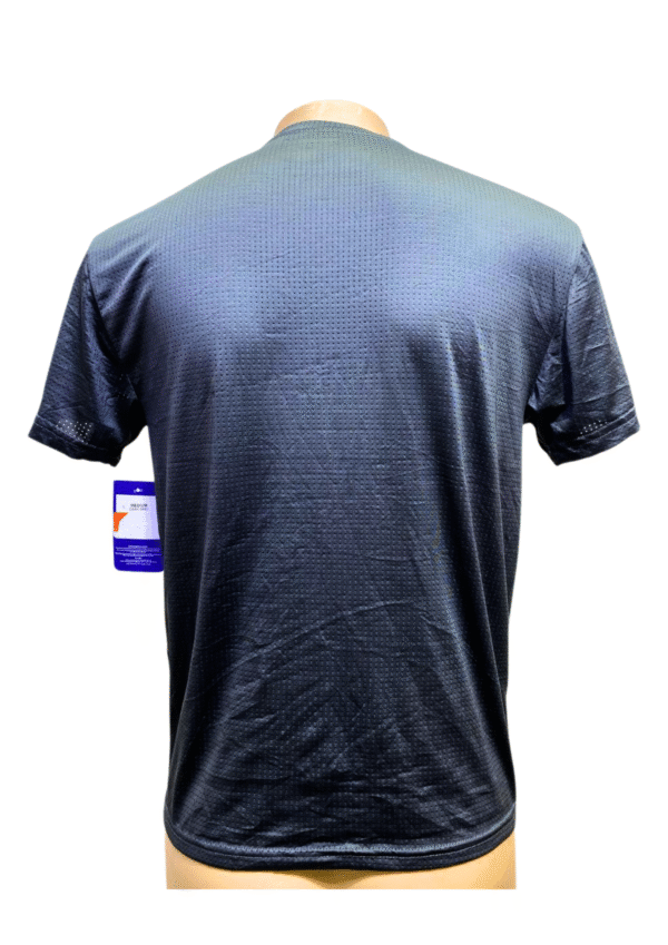 Camisa Negra ,Medidas 48cm de ancho y 65cm de largo, Marca CHAMPION, Talla M - Imagen 2