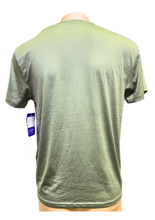 Camisa Verde Nueva ,Medidas 50cm de ancho y 67cm de largo, Marca CHAMPION, Talla M - Imagen 2