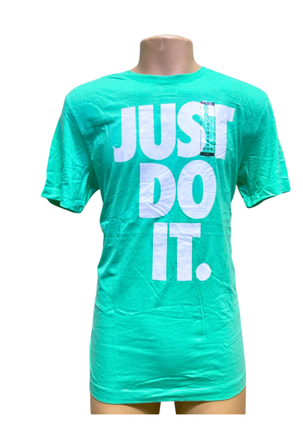 Camisa Celeste Claro ,Nueva Medidas 55cm de ancho y 74cm de largo, Marca THE NIKE TEE, Talla M