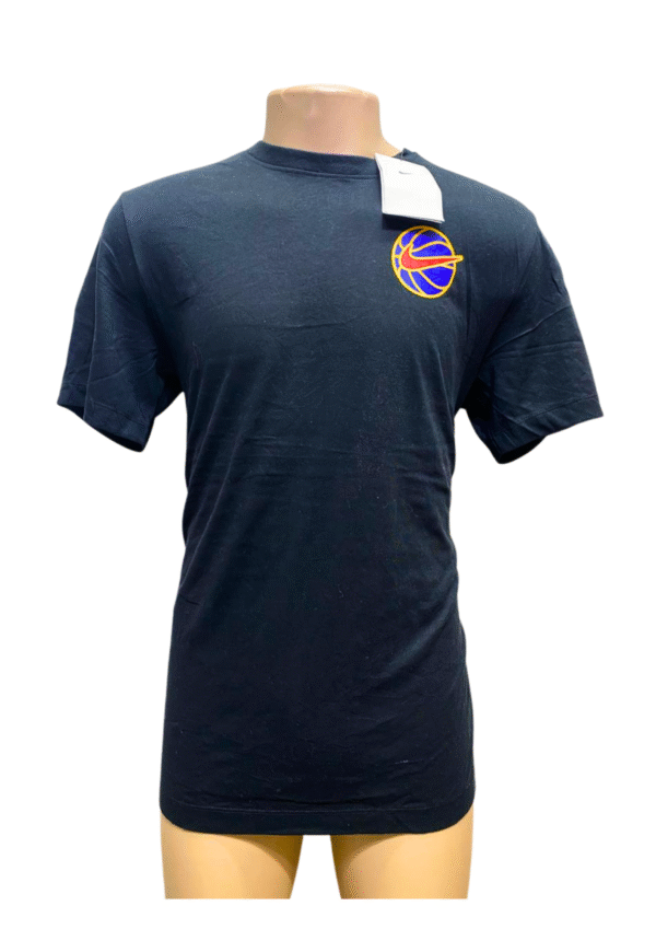 Camisa Negra Nueva ,Medidas 56cm de ancho y 74cm de largo, Marca NIKE, Talla M